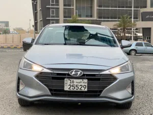 Used Hyundai Elantra in Mubarak Al-Kabeer