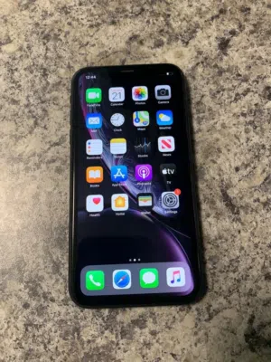 للبيع: iPhone سعة 64GB – لون أسود