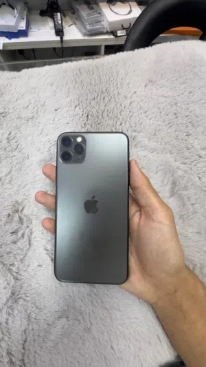 ايفون 11 برو ماكس للبيع