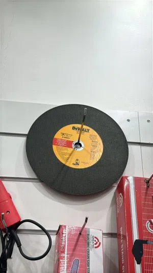 قرص او ديسك من شركة DEWALT حجم 14 انش لقص الحديد