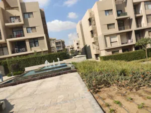شقة لقطة لسرعه البيع في Fifth Square – 155م 3 غرف جاهزة للسكن