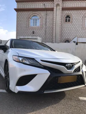 للبيع كامري XSE بشكل عاجل
