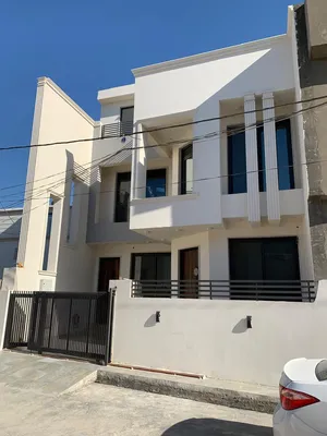 3 Bedrooms . 4 Bathrooms . 300 m21