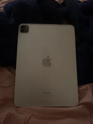Apple iPad Pro 11 256 GB in Basra