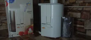 عصارة فواكه Ufesa Liquaplus LC-7631 عالية الجودة، مثالية للحصول على عصائر طازجة وصحية بسهولة.