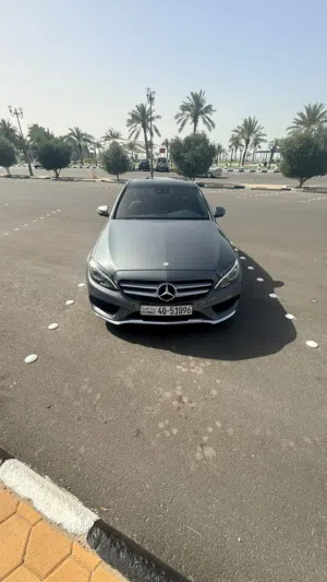 سيارة مرسيدس C200 AMG KIT للبيع للسفر