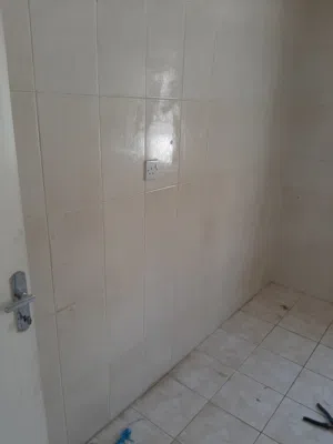 بيت للايجار 100 دينار ابو علندا المستنده 3 غرف وصالون وبلكونه البيت مدهون كامل ونظيف