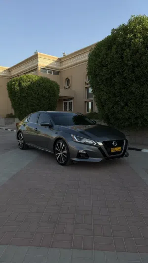 Used Nissan Altima in Buraimi