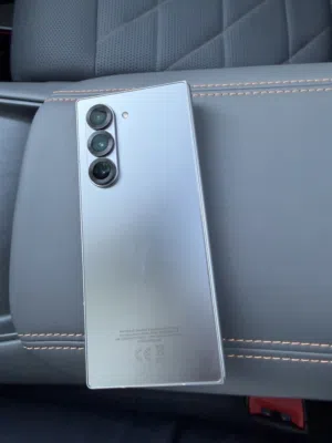 Samsung Z Fold 6