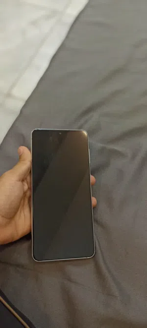 S21 5G جهاز نضيف