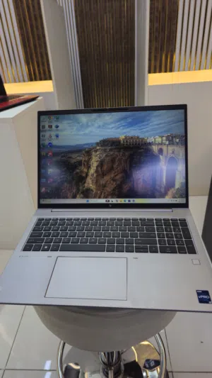 Hp z book i7 /13 generation /16 /512/4gpu