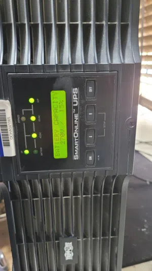 UPS 10KVA Tripp Lite بطارية + منظم طاقة Reliable Backup