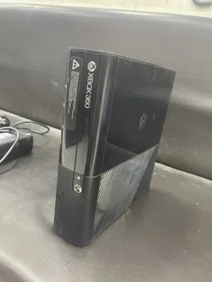 Xbox 360 e مهكر
