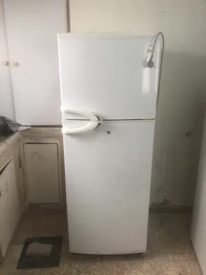 ثلاجه وغاز للبيع