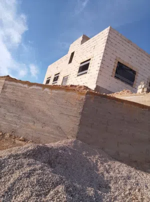 بيت مستقل في شومر  منطقه ڤلل مرتفع ومطل