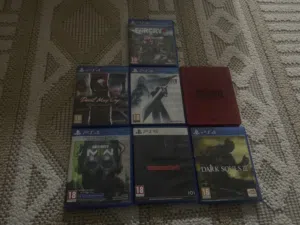للبيع مجموعة ألعاب PS4 وPS5 بحالة ممتازة