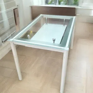 طاوله منزليه