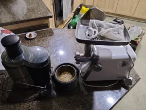 خلاط عصير ومفرمه لحمه