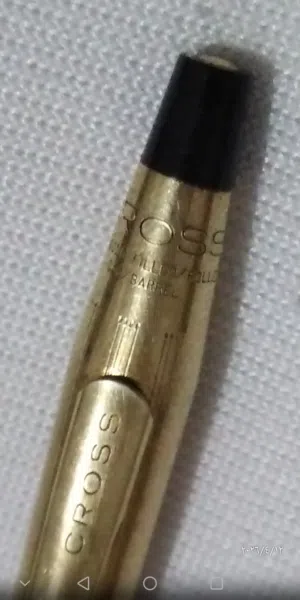 قلم جاف، مغطى بذهب عيار 10 قيرا(Cross Classic Century 10KT Gold Filled/Rolled G إصدار فريدبحالة جيدة
