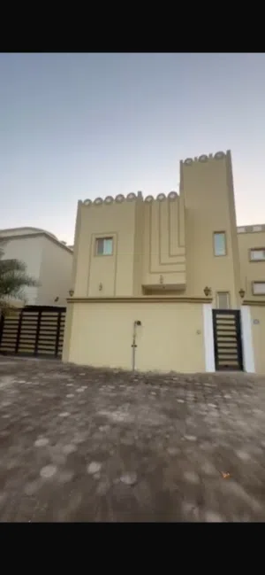 250 m2 4 Bedrooms Villa for Rent in Muscat Al Khoud