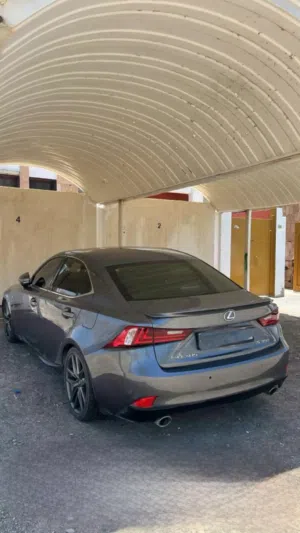 لكزس is350f sport