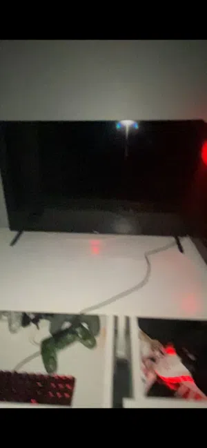 شاشة Clikon LED بحالة ممتازة (المقاس الفعلي 17 انش)