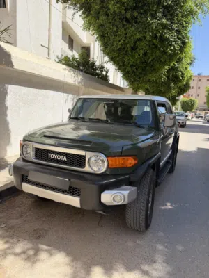 Used Toyota FJ in Tripoli