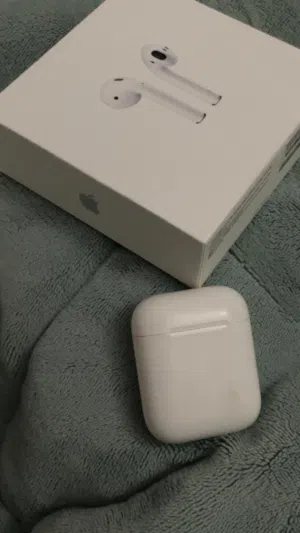 للبيع AirPods 2 أصلية بكامل ملحقاتها