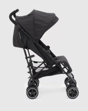 عرباي أطفال ماركة مذر كير ، بحالة ممتازة مع غطاء للشتاء بحالة ممتازة