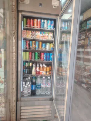 ثلاجه عرض تبريد فوق الممتاذ