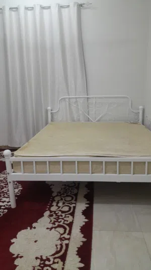 سرير حديد تفصيل مع المرتبة
