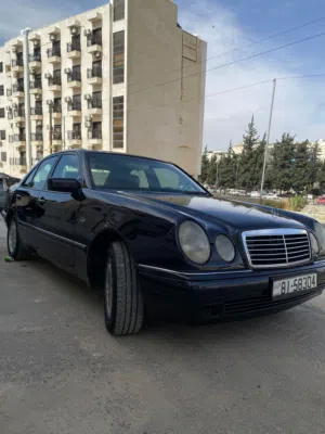 مرسيدس قرش ونص موديل 97 لون كحلي دهان جديد غرفة نظيفة جدا فتحة بالسقف ثلاث حركات شغالة %100 مكيف