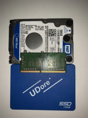 رام لابتوب 4GB ddr4 مع هارد 500GB وssd 128GB للبيع
