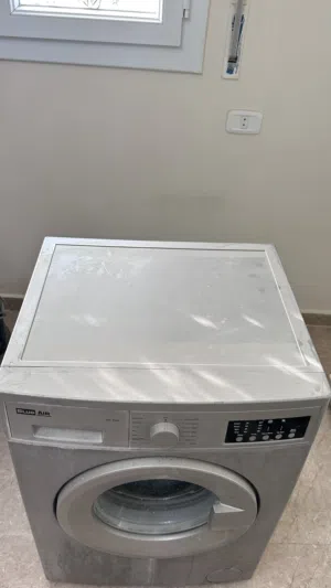غساله نظيفه مضروبه فيها خريطة