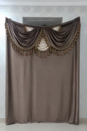 Curtain ستاره