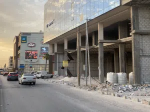 مخازن تجارية بموقع استرتيجي في اربد مناسبة للوكالات-فرصة استثمارية مميزة