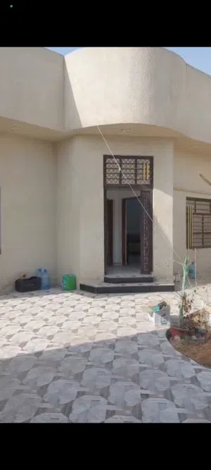 بيت سكني حديث مؤثث بالكامل للإيجار في الجزيرة الفيروزية يؤجر للعوائل و الموظفين و الشركات الرسمية