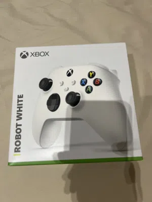 Xbox one controller robot white