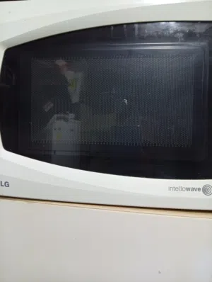 LG 20 - 24 Liters Microwave in Amman