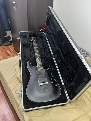 Schecter Damien Platinium 6 with Ibanez Guitar Hard Case with Schaller mods