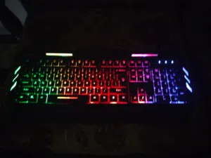 كيبوردات PC ميكانيكال جيمنج مضيئه اضاءه عاليه وقويه بحالة الوكاله