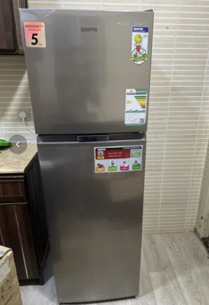 ثلاجة جيباس تبريد بالبخار 250 لتر شبهه جديده استخدام بسيط