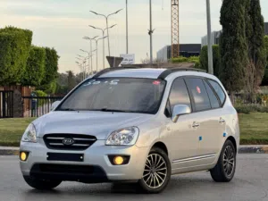 كيا كارينز 2008