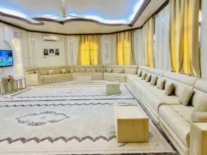 شقة فاخرة للايجار بالسعادة