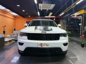 JEEP GRAND CHEROKEE LAREDO 2019
