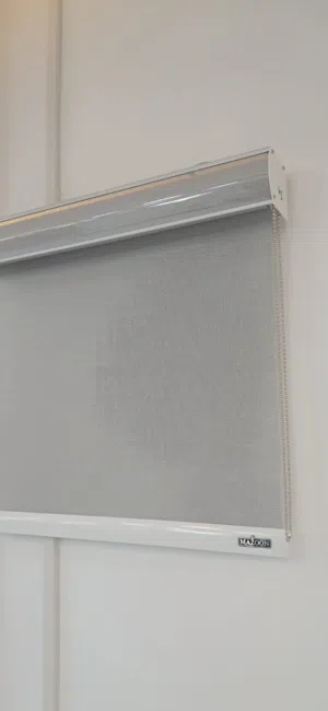 ستائر رول عازل للشمس والحرارة