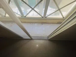 شقة غرفتين وصالة للايجار سنوى بعمان قريبة من جميع الخدمات ومحطة الباص ومولات والمدارس قريبه من خدمات