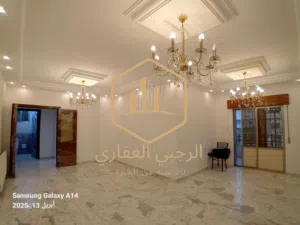 شقة / موقع مميز / للايجار / 3 نوم / خلدا