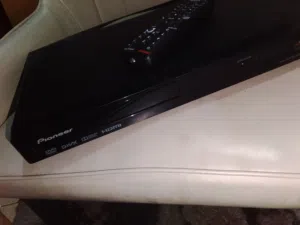 للبيع ديفيدي باينير استعمال خفيف مع جميع اغراضه