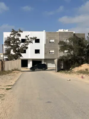 شقتين للايجار . بوابة الجبس